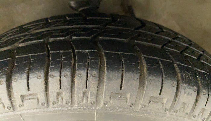 2015 Maruti Alto 800 LXI, Petrol, Manual, 18,107 km, Left Front Tyre Tread