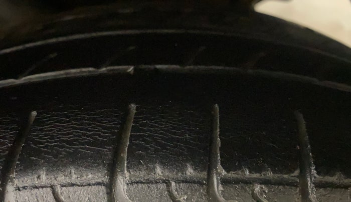 2017 Hyundai Grand i10 ASTA 1.2 KAPPA VTVT, Petrol, Manual, 72,981 km, Left Rear Tyre Tread