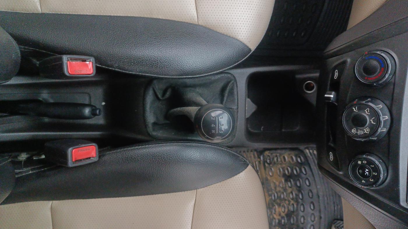 2016 Hyundai Eon D-LITE+, Petrol, Manual, 85,978 km, Gear Lever