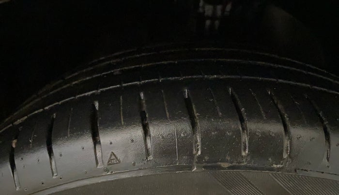 2024 Hyundai NEW I20 ASTA (O) 1.2 IVT, Petrol, Automatic, 29,239 km, Right Front Tyre Tread