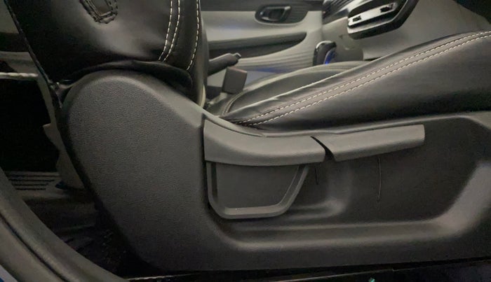 2024 Hyundai NEW I20 ASTA (O) 1.2 IVT, Petrol, Automatic, 29,239 km, Driver Side Adjustment Panel