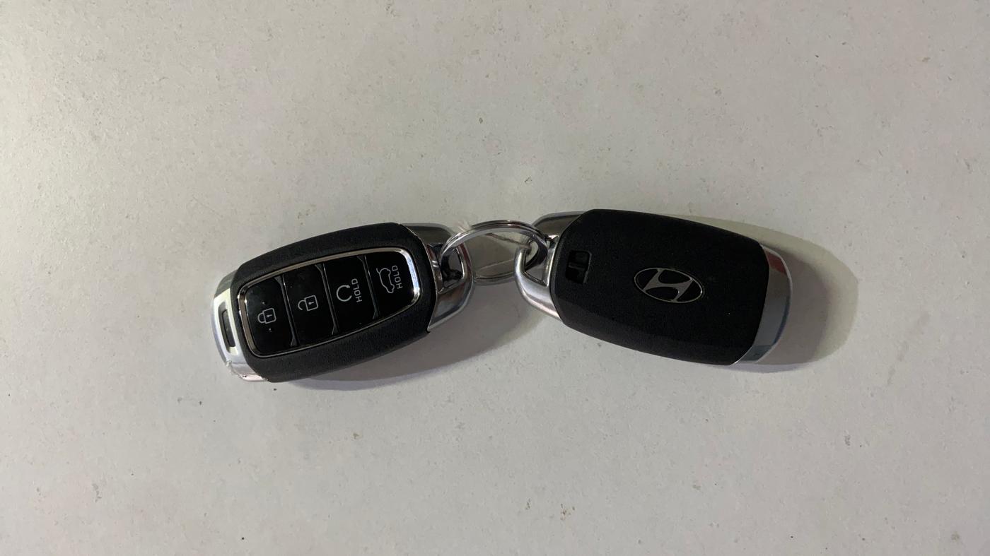 2024 Hyundai NEW I20 ASTA (O) 1.2 IVT, Petrol, Automatic, 26,302 km, Key Close Up
