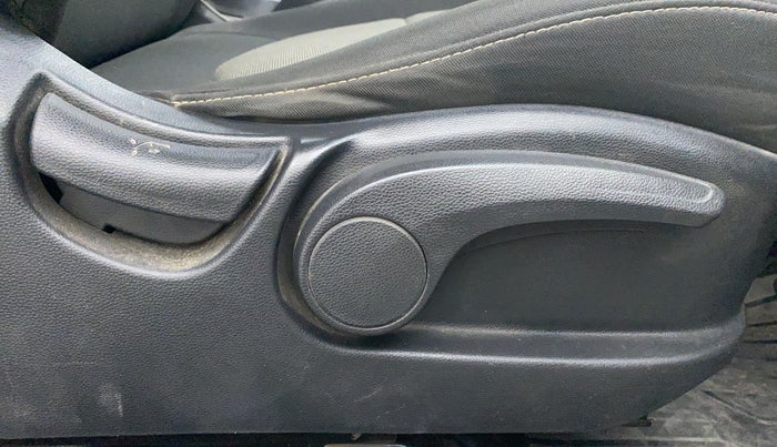 2016 Hyundai Creta 1.6 SX PLUS DIESEL, Diesel, Manual, 1,27,980 km, Driver Side Adjustment Panel