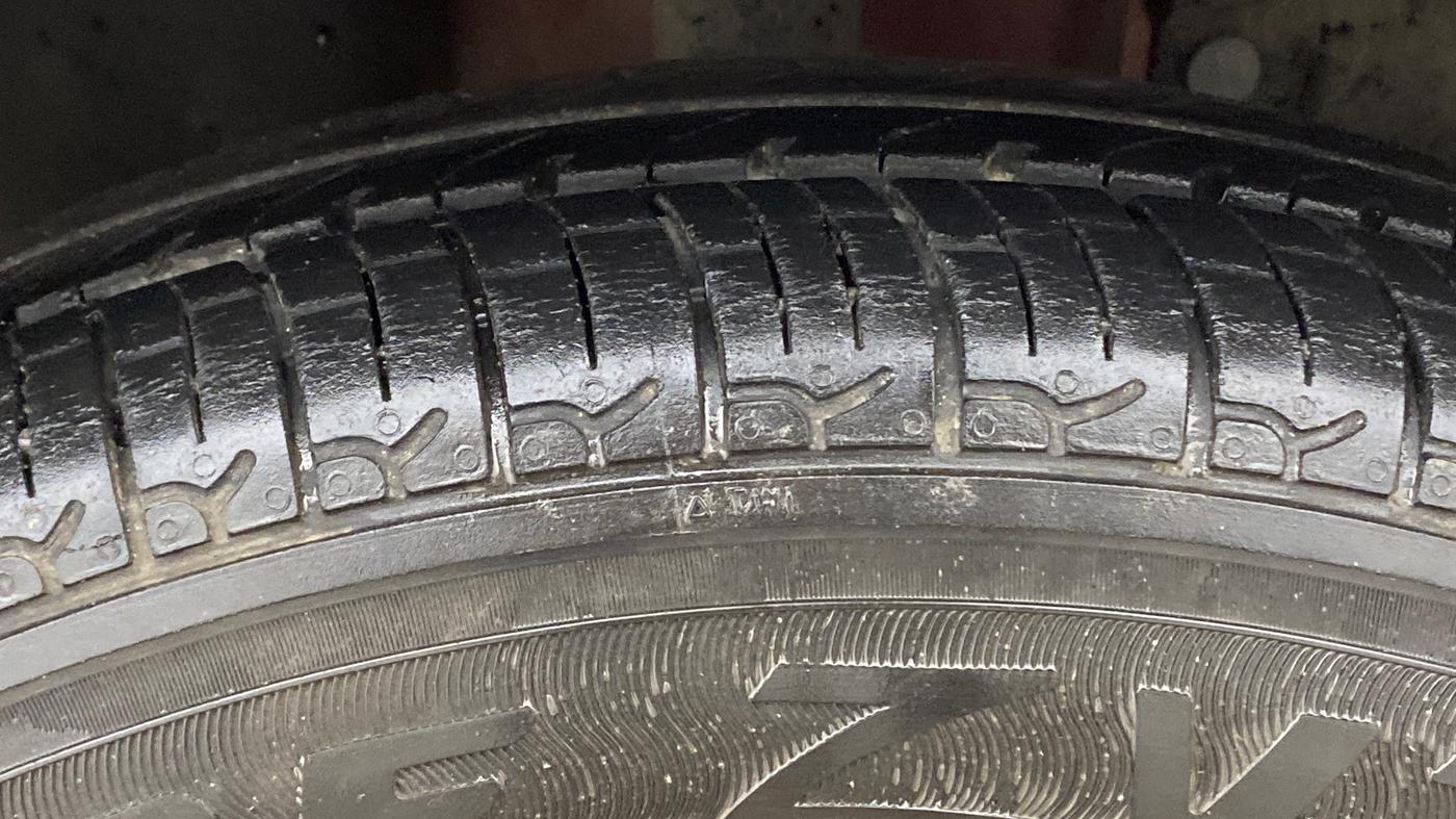 2017 Renault Kwid RXL, Petrol, Manual, 53,025 km, Right Front Tyre Tread