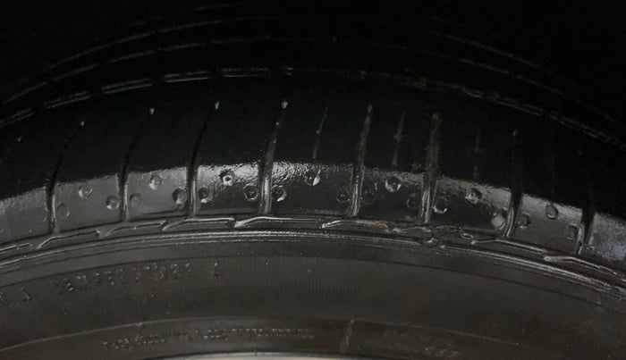2021 Tata ALTROZ XE PETROL, Petrol, Manual, 54,456 km, Left Front Tyre Tread