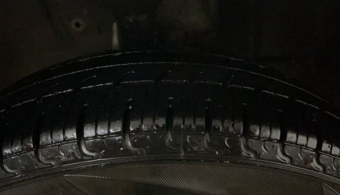 2019 Maruti New Wagon-R LXI CNG 1.0, CNG, Manual, 73,903 km, Right Front Tyre Tread