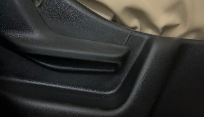 2019 Maruti New Wagon-R LXI CNG 1.0, CNG, Manual, 73,903 km, Driver Side Adjustment Panel