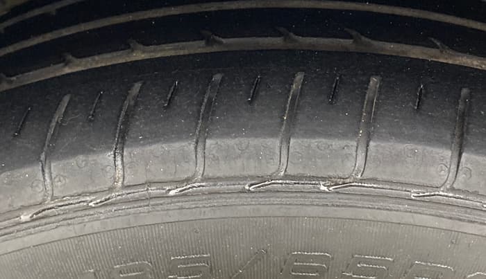 2022 Maruti Ciaz ZETA 1.5 SHVS MT PETROL, Petrol, Manual, 43,745 km, Left Front Tyre Tread
