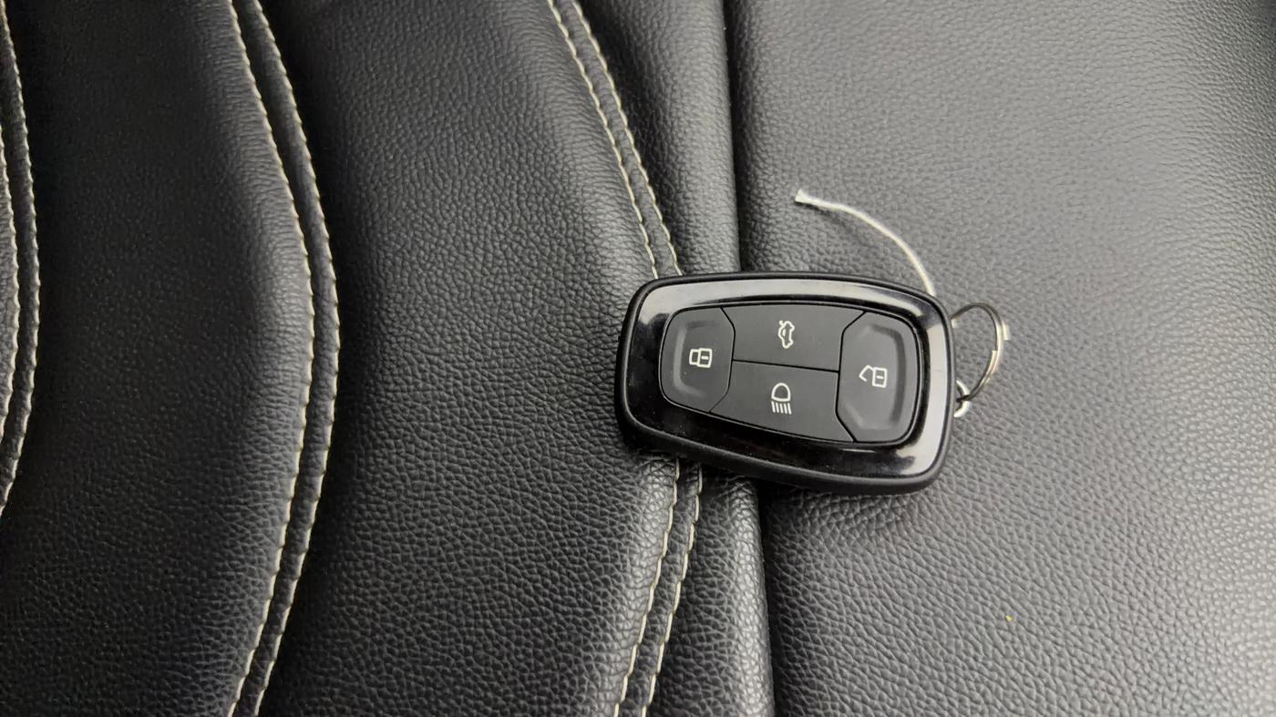 2024 Tata TIAGO NRG  NRG XZA CNG, CNG, Automatic, 29,344 km, Key Close Up