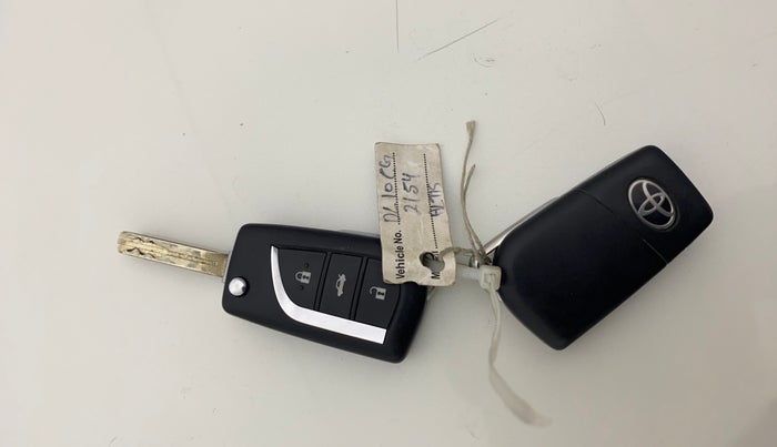 2015 Toyota Corolla Altis JS PETROL, Petrol, Manual, 84,825 km, Key Close Up