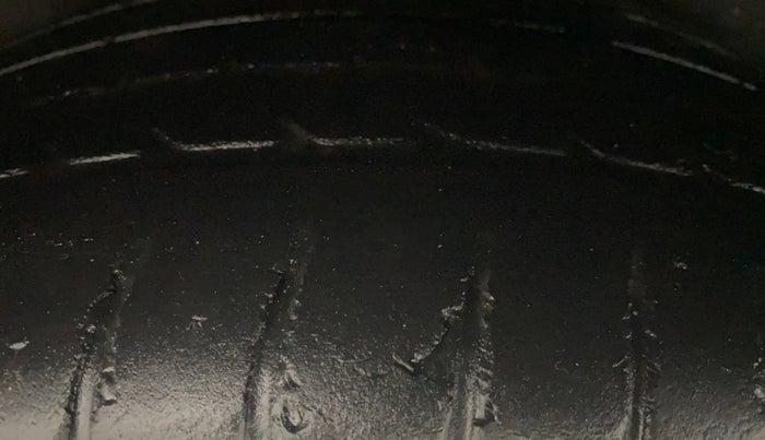 2014 Hyundai Verna FLUIDIC 1.6 CRDI SX, Diesel, Manual, 1,46,813 km, Right Rear Tyre Tread