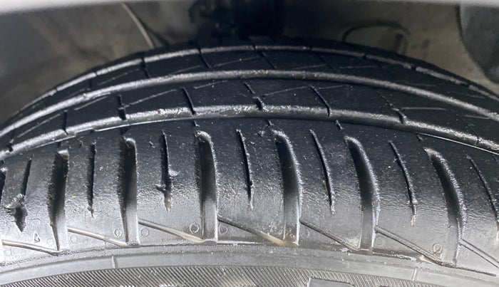 2021 Hyundai AURA S 1.2 CNG, CNG, Manual, 38,891 km, Right Front Tyre Tread