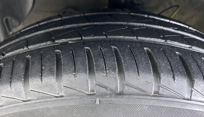 2021 Hyundai AURA S 1.2 CNG, CNG, Manual, 38,891 km, Left Front Tyre Tread