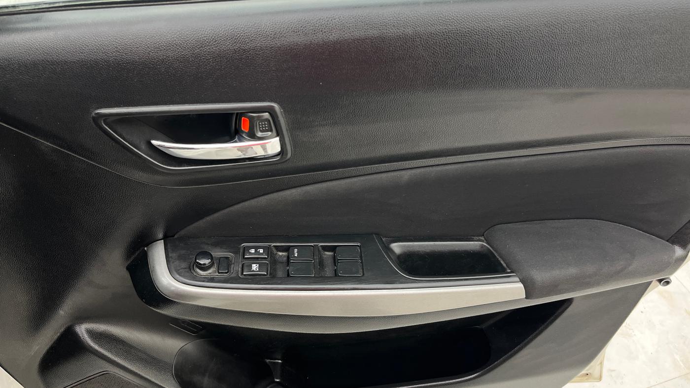2018 Maruti Swift ZXI PLUS, Petrol, Manual, 89,199 km, Driver Side Door Panels Control