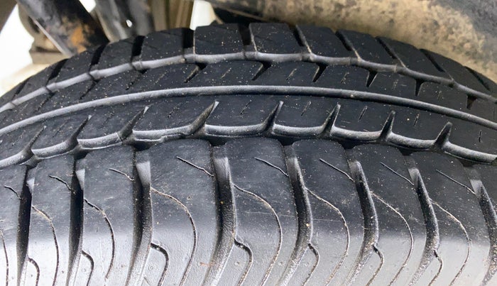 2010 Maruti Wagon R 1.0 VXI, Petrol, Manual, 33,674 km, Right Rear Tyre Tread