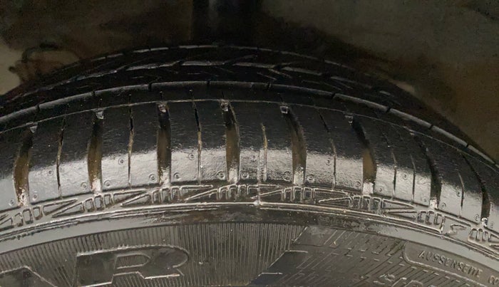 2016 Hyundai Grand i10 MAGNA 1.2 KAPPA VTVT, Petrol, Manual, 24,995 km, Right Rear Tyre Tread