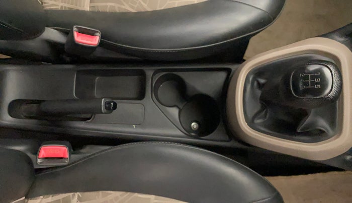 2016 Hyundai Grand i10 MAGNA 1.2 KAPPA VTVT, Petrol, Manual, 24,995 km, Gear Lever