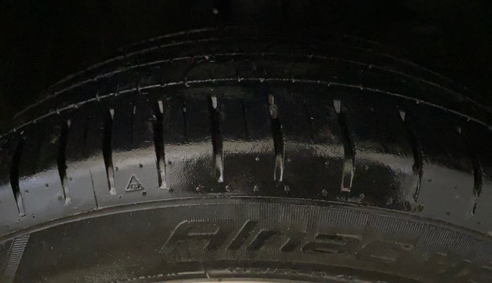 2021 Maruti Baleno ZETA PETROL 1.2, Petrol, Manual, 13,362 km, Right Front Tyre Tread