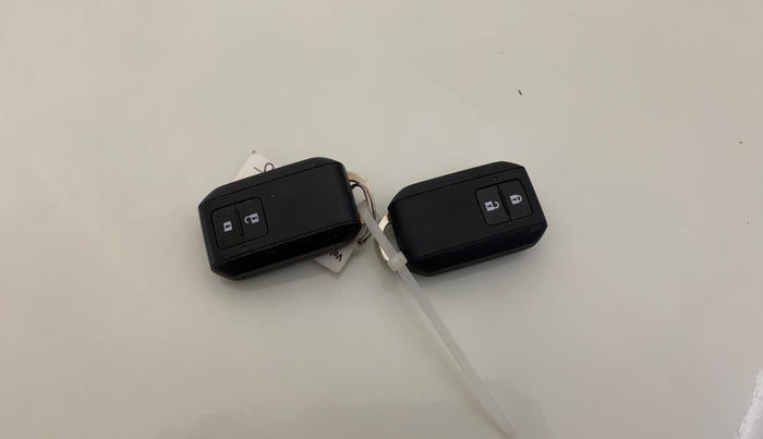 2021 Maruti Baleno ZETA PETROL 1.2, Petrol, Manual, 13,362 km, Key Close Up