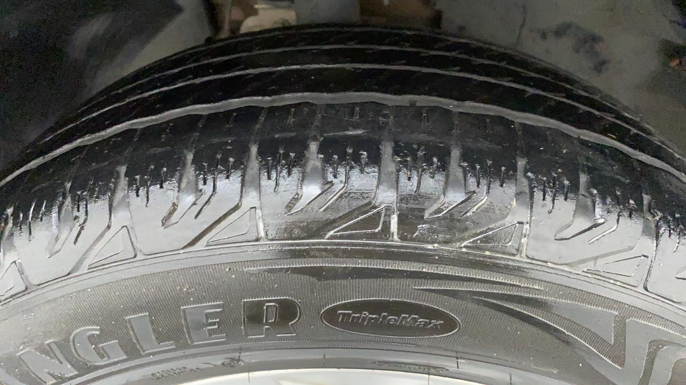 2019 Tata Harrier XZ 2.0L Kryotec, Diesel, Manual, 43,777 km, Right Front Tyre Tread