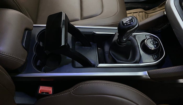 2019 Tata Harrier XZ 2.0L Kryotec, Diesel, Manual, 43,777 km, Gear Lever