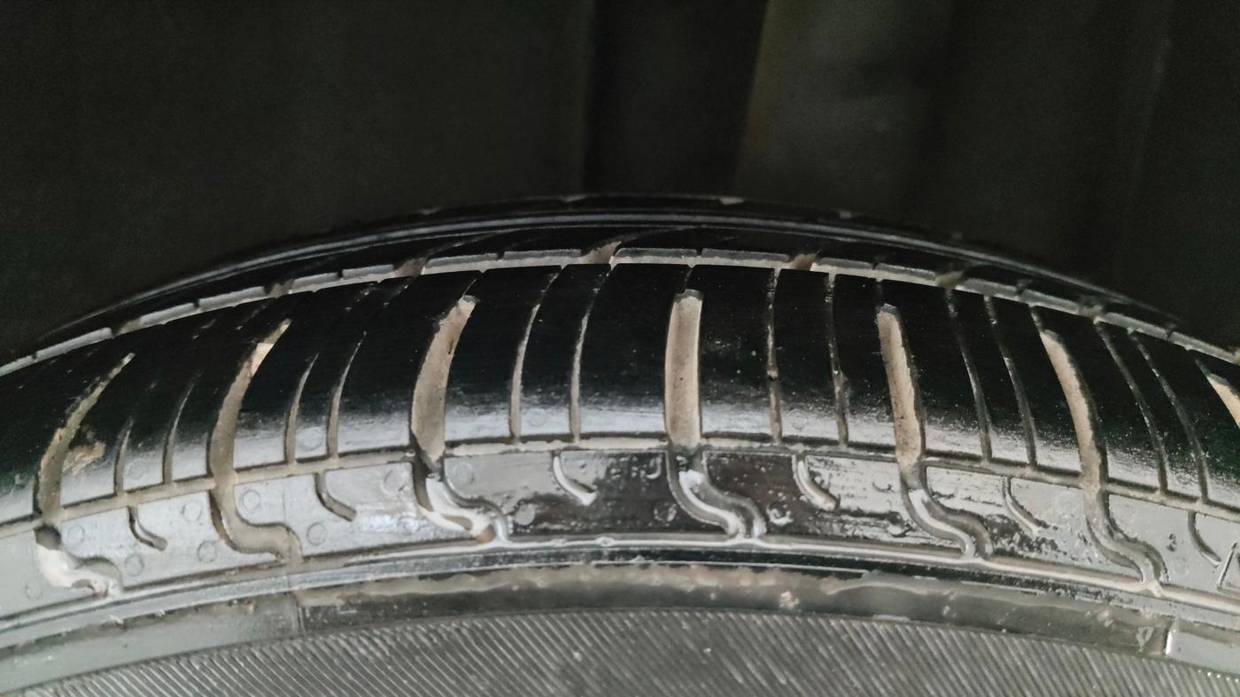 2019 Renault TRIBER RXZ, Petrol, Manual, 56,515 km, Left Rear Tyre Tread