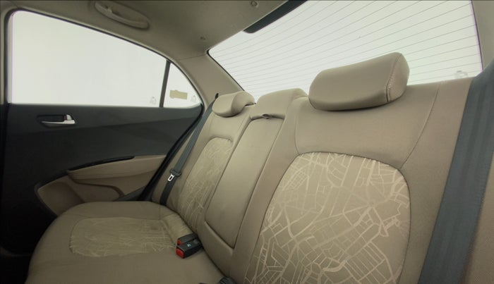 2015 Hyundai Xcent S 1.2 OPT, Petrol, Manual, 42,898 km, Right Side Rear Door Cabin