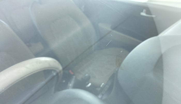 2015 Hyundai Xcent S 1.2 OPT, Petrol, Manual, 42,898 km, Front windshield - Minor spot on windshield