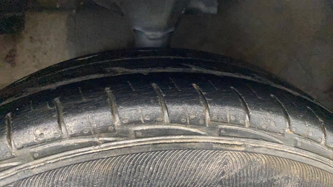 2016 Hyundai Eon D-LITE+, Petrol, Manual, 32,755 km, Left Front Tyre Tread