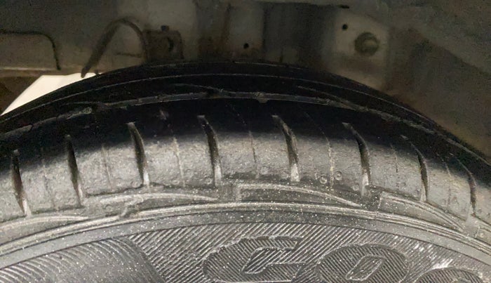 2016 Hyundai Eon D-LITE+, Petrol, Manual, 32,755 km, Right Rear Tyre Tread