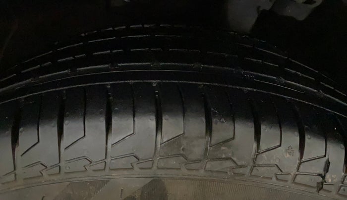 2021 Hyundai VENUE SX 1.5 CRDI, Diesel, Manual, 76,512 km, Left Front Tyre Tread