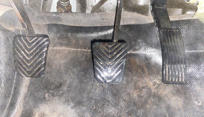 2013 Hyundai Verna FLUIDIC 1.6 CRDI SX, Diesel, Manual, 1,36,029 km, Pedals