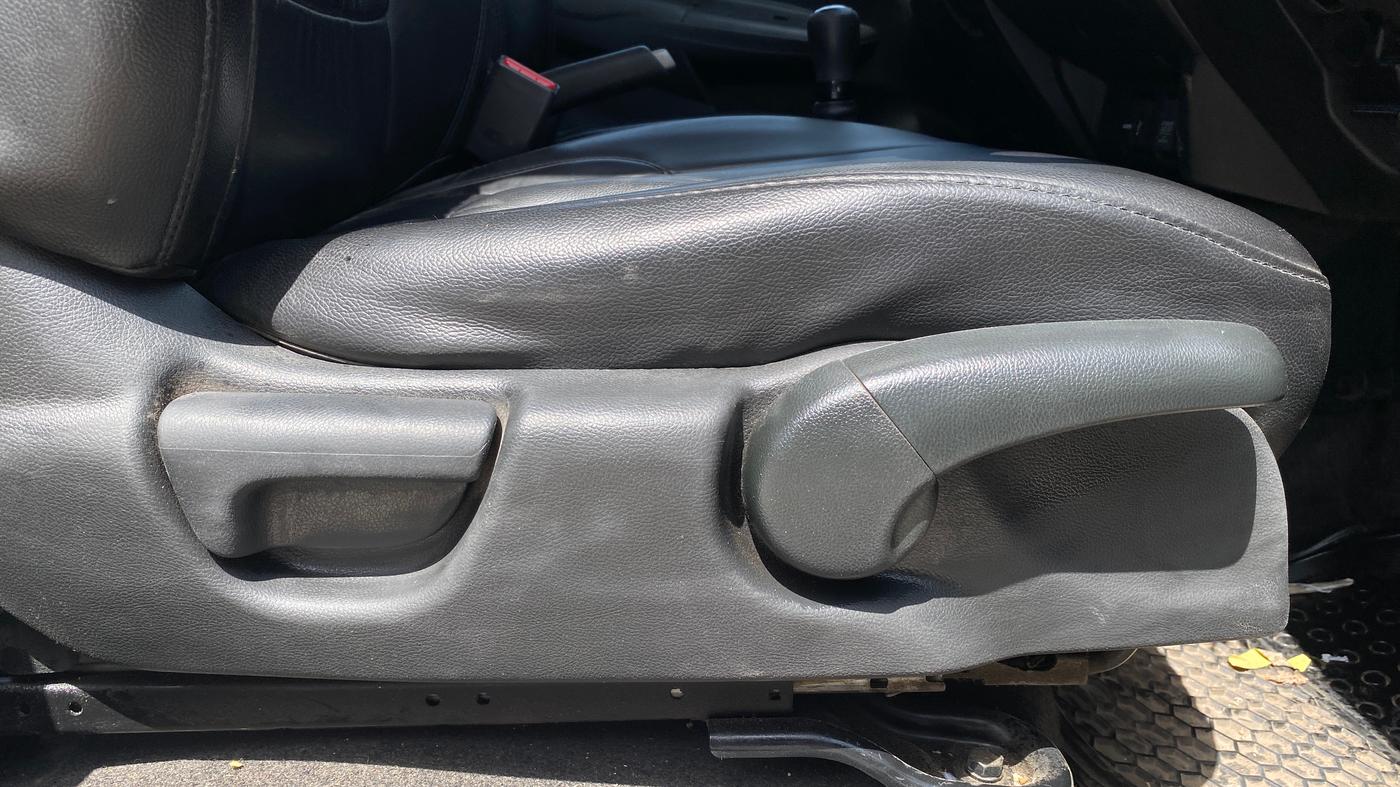 2019 Honda WR-V 1.2L I-VTEC VX MT, Petrol, Manual, 60,918 km, Driver Side Adjustment Panel