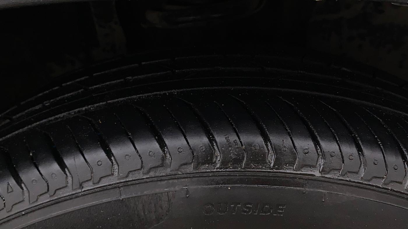 2021 Nissan MAGNITE XL, Petrol, Manual, 48,777 km, Right Front Tyre Tread