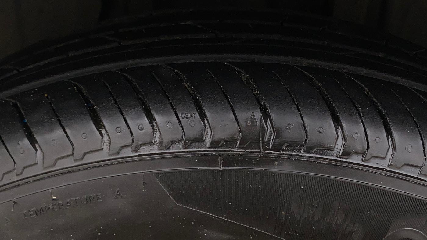 2021 Nissan MAGNITE XL, Petrol, Manual, 48,777 km, Left Front Tyre Tread