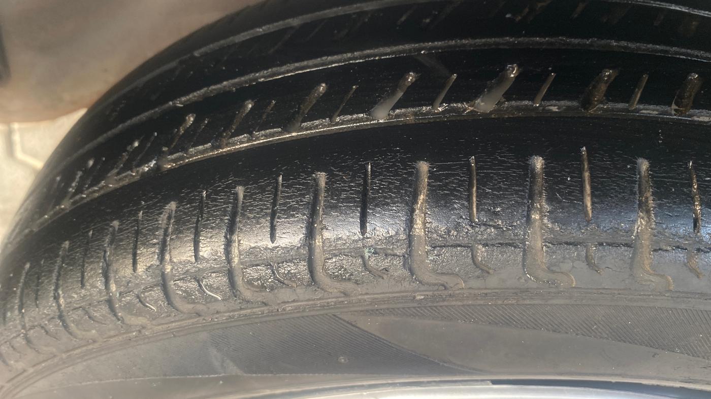 2014 Maruti Alto K10 VXI, Petrol, Manual, 60,822 km, Left Front Tyre Tread