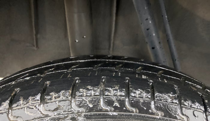 2017 Renault Kwid RXT 1.0, Petrol, Manual, 39,992 km, Right Rear Tyre Tread