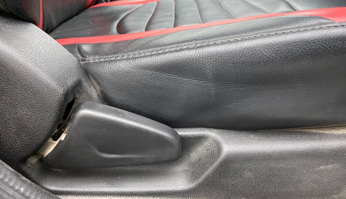 2017 Renault Kwid RXT 1.0, Petrol, Manual, 39,992 km, Driver Side Adjustment Panel