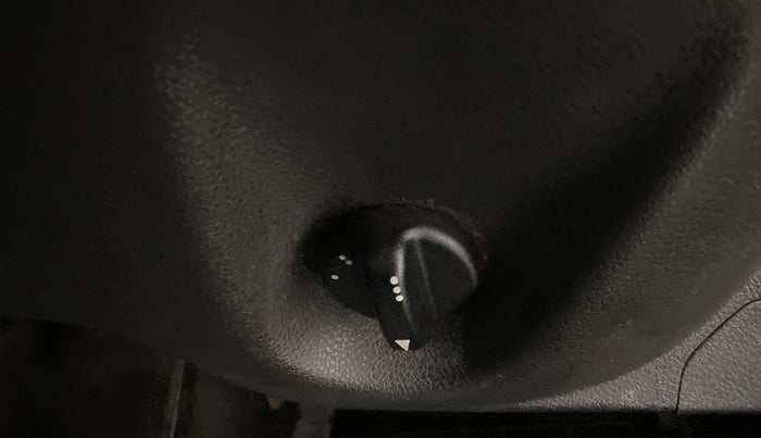 2017 Renault Kwid RXT 1.0, Petrol, Manual, 39,992 km, Dashboard - Headlight height adjustment not working