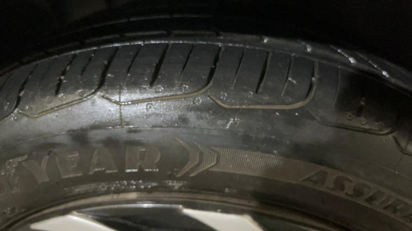2021 Tata ALTROZ XM PLUS PETROL, Petrol, Manual, 61,945 km, Right Front Tyre Tread
