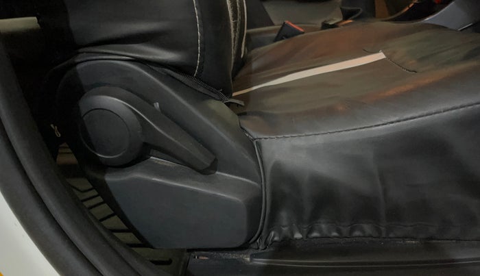 2021 Tata ALTROZ XM PLUS PETROL, Petrol, Manual, 61,945 km, Driver Side Adjustment Panel