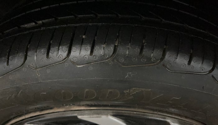 2021 Tata ALTROZ XM PLUS PETROL, Petrol, Manual, 61,945 km, Left Front Tyre Tread