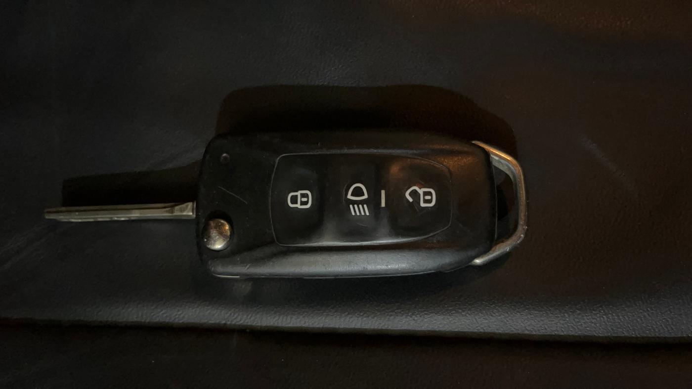 2021 Tata ALTROZ XM PLUS PETROL, Petrol, Manual, 61,945 km, Key Close Up