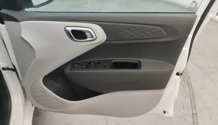 2020 Hyundai GRAND I10 NIOS SPORTZ AMT 1.2 KAPPA VTVT, Petrol, Automatic, 53,521 km, Driver Side Door Panels Control