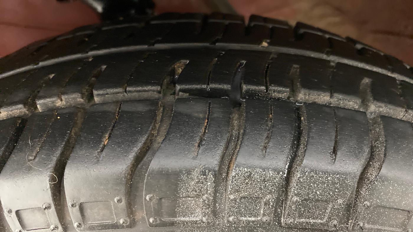 2011 Maruti Alto LXI, Petrol, Manual, 72,809 km, Left Front Tyre Tread