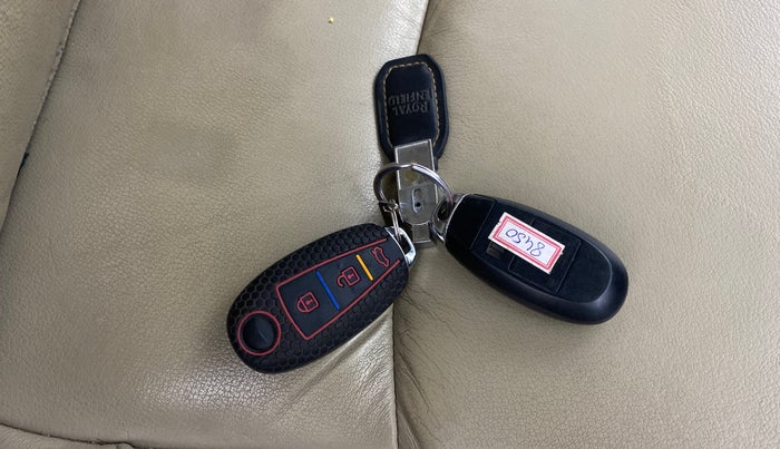 2019 Maruti Ciaz ALPHA  AT 1.5 SHVS PETROL, Petrol, Automatic, 26,699 km, Key Close Up