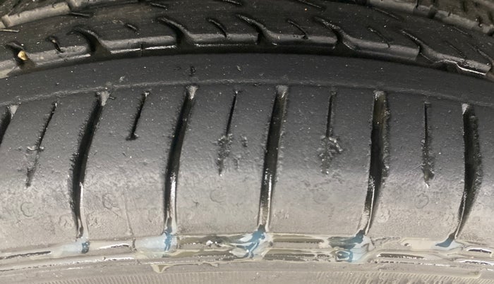 2019 Maruti Ciaz ALPHA  AT 1.5 SHVS PETROL, Petrol, Automatic, 26,699 km, Right Rear Tyre Tread