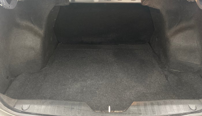 2019 Maruti Ciaz ALPHA  AT 1.5 SHVS PETROL, Petrol, Automatic, 26,699 km, Boot Inside