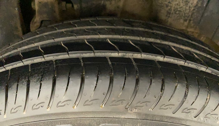2019 Mahindra XUV300 W6 1.5 DIESEL, Diesel, Manual, 63,140 km, Left Rear Tyre Tread