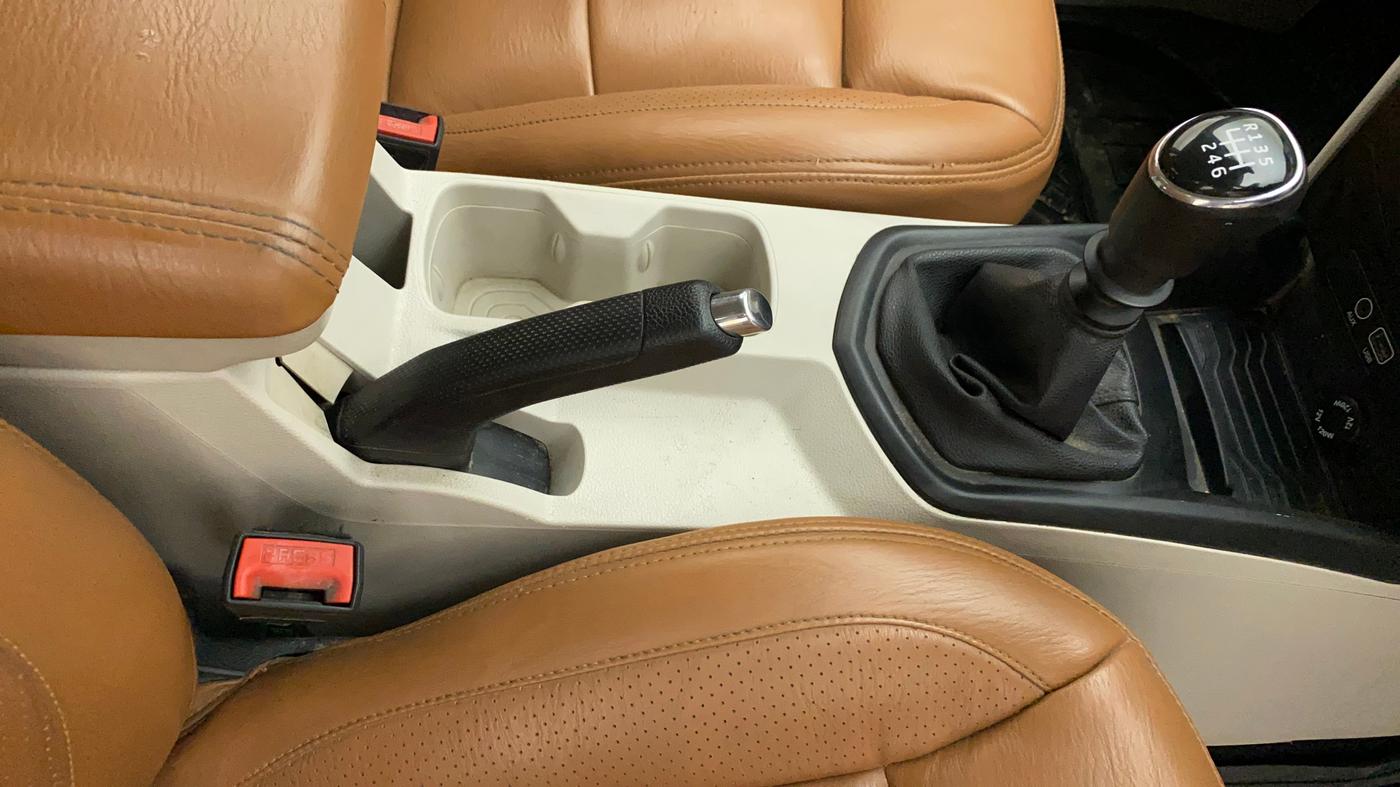 2019 Mahindra XUV300 W6 1.5 DIESEL, Diesel, Manual, 63,140 km, Gear Lever